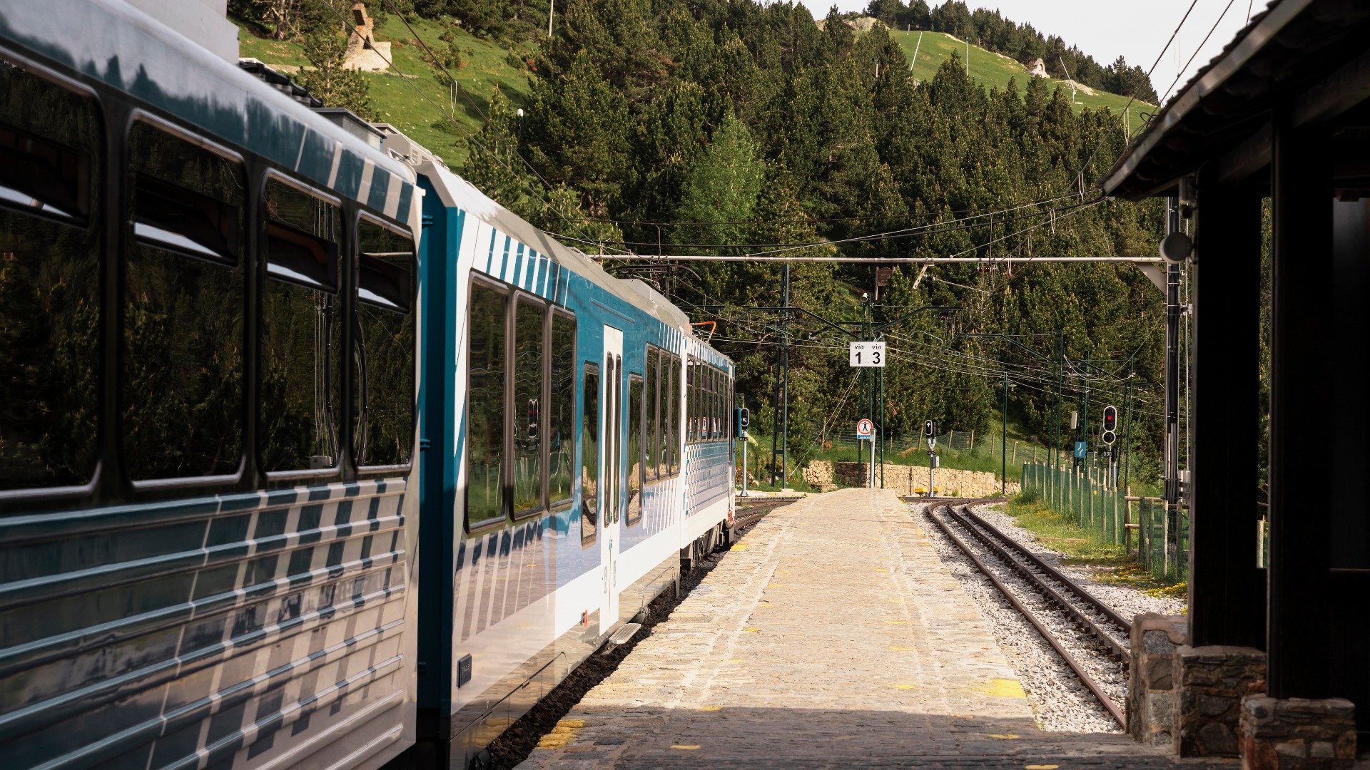 Italy announces special tourist trains and 'cruise trains