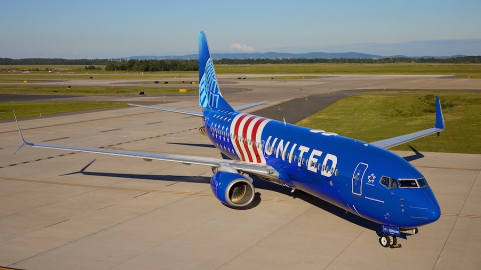 United Unveils Patriotic Livery and Military Pilot Hiring Milestone