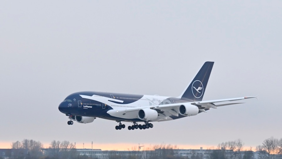 Lufthansa A380 Debuts Giant &ldquo;XXL Crane&rdquo; Livery