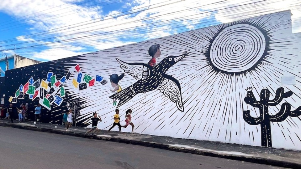 Air France backs youth art project in Brazil