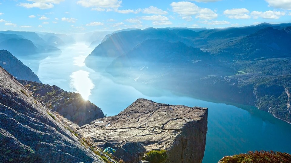 LOT Launches New Year-Round Warsaw–Stavanger Route