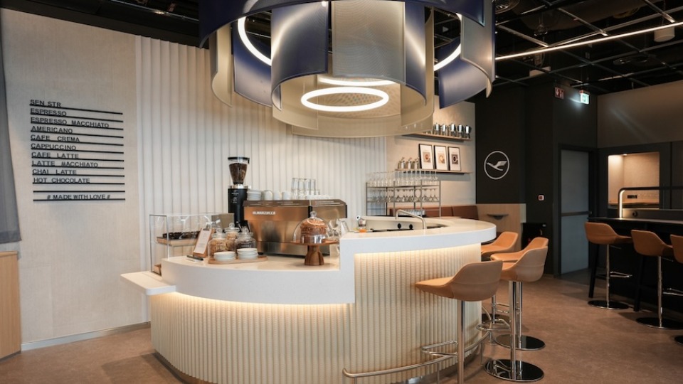 Lufthansa Reopens Fully Renovated Lounge at Stuttgart