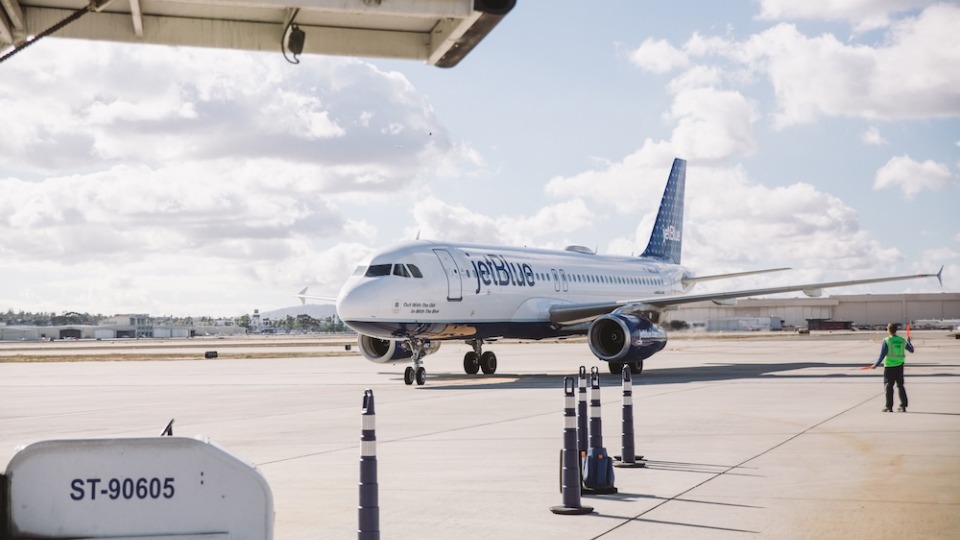 JetBlue, United Gain DOT Approval for Blue Sky Plan