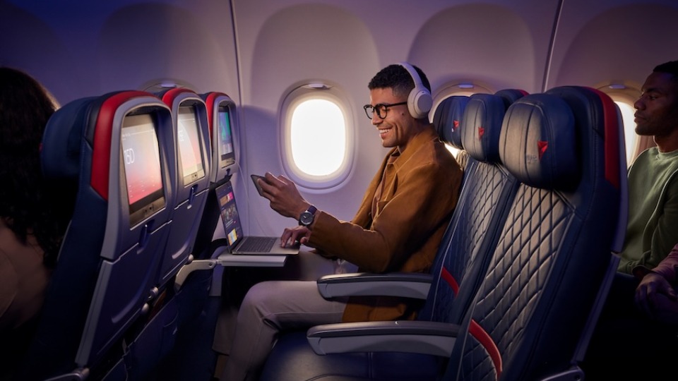 Delta Partners With FOX One to Stream Live Sports Inflight