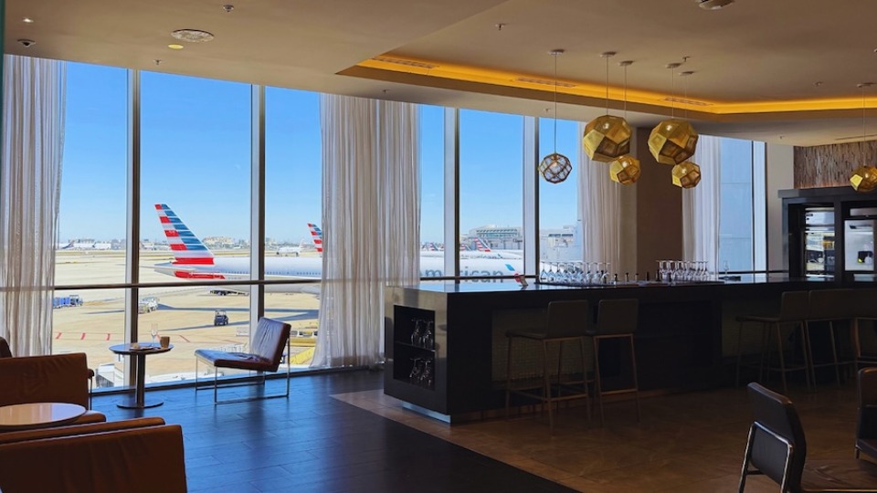 American Airlines Enhances Miami Lounges for Tennis Week