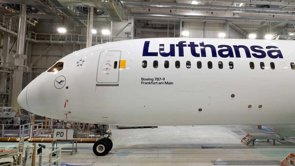 Lufthansa back in profit despite aviation crisis in the EU