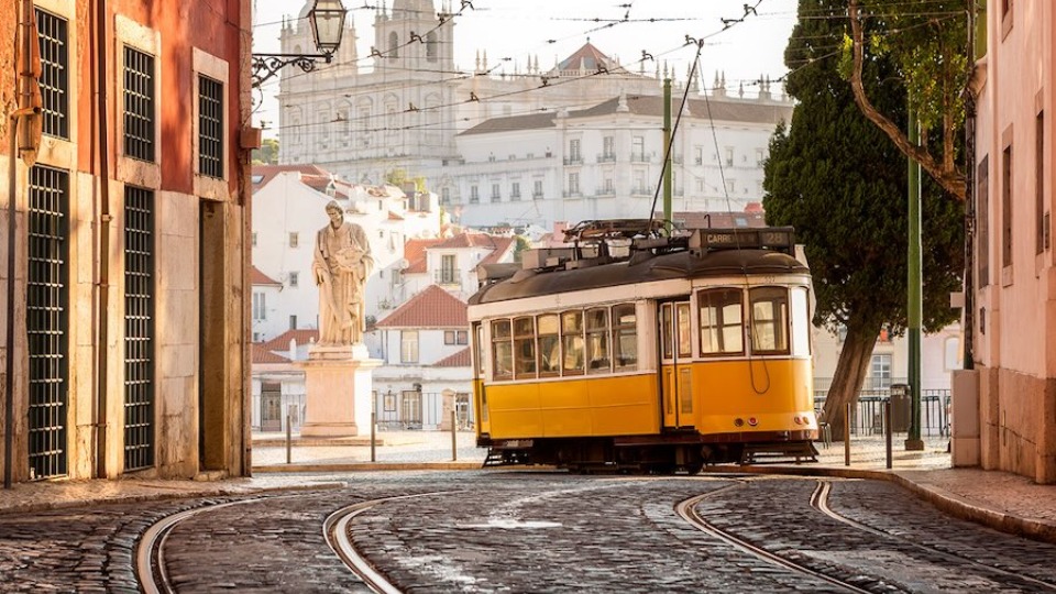 easyJet Adds Three New Summer Routes to Italy & Portugal