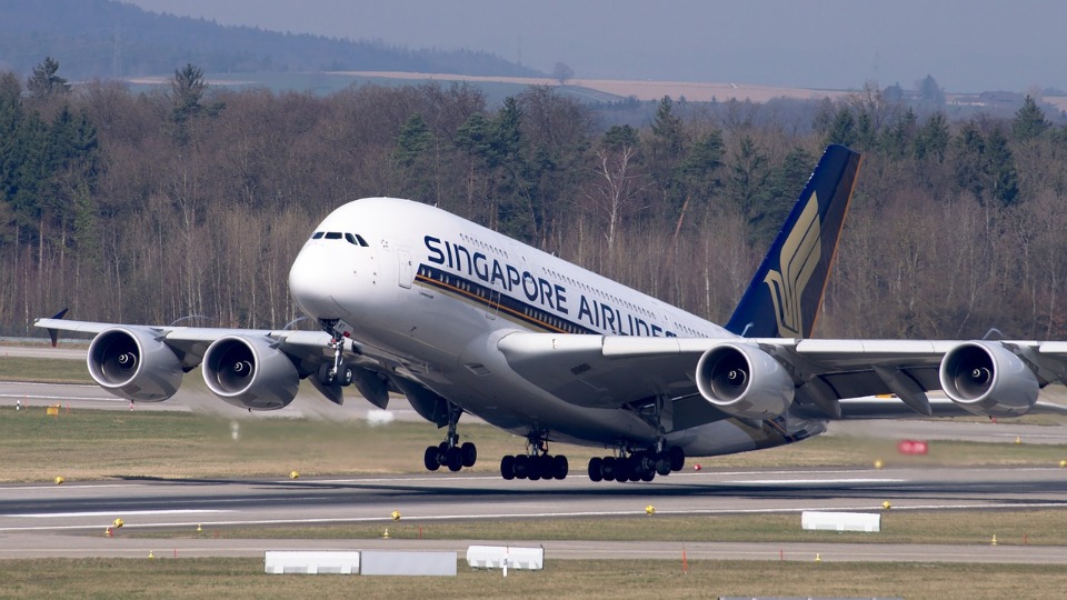 Singapore Airlines Revamps Premium Economy with Enhanced Dining and New Amenities