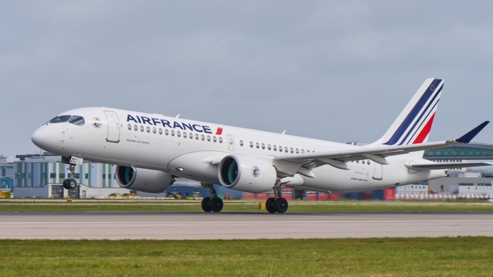 Air France returns to London Gatwick with Paris service