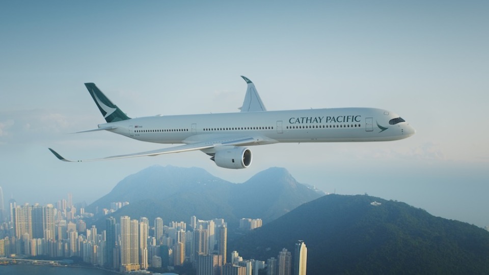 Cathay Pacific Raises HK$2.08B in First Dollar Bond Issue