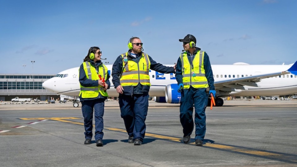 United Airlines Cuts Flights Amid FAA Shutdown Order