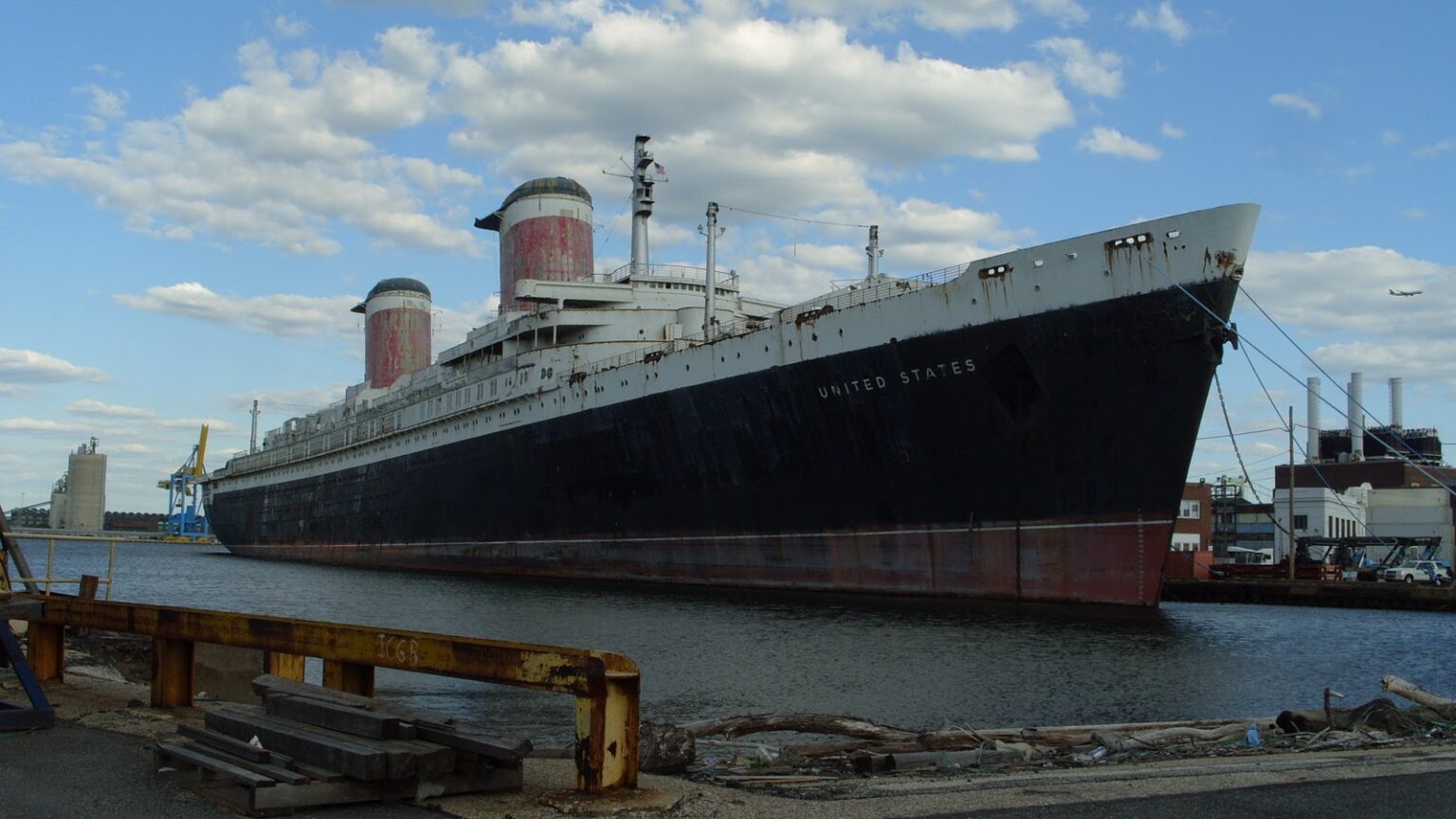 Historic, rusting ocean liner could be restored to luxury
