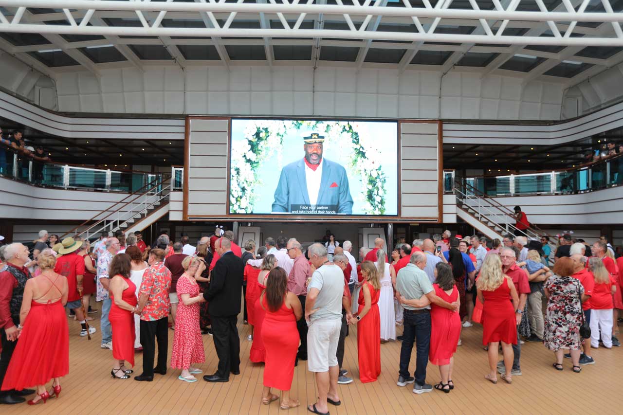 Carnival Cruise Line Hosts Grand Vow Renewal Ceremony Fleetwide for Valentine’s Day