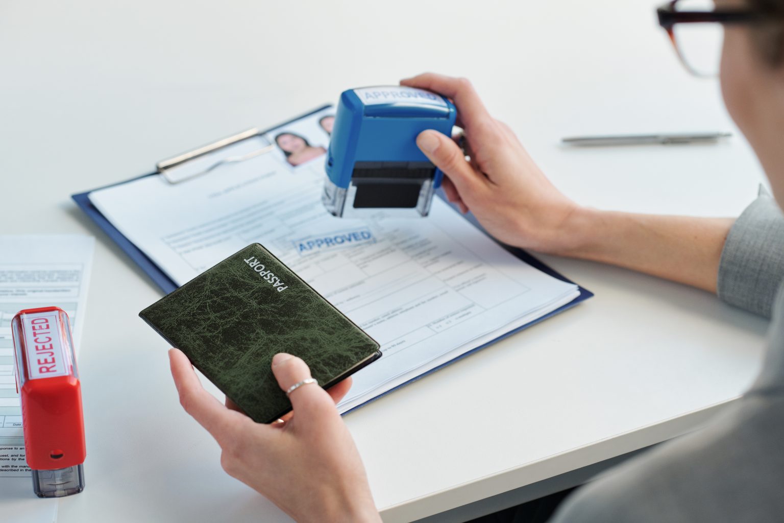 Ukrainians and Moldovans Save Hundreds of Millions Yearly on Schengen Fees Post-Visa Liberalisation