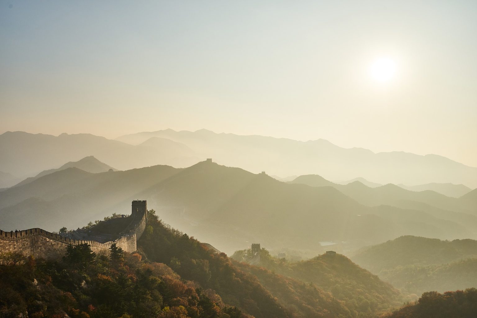 China rebuilds the Great Wall with the aid of Intel drones
