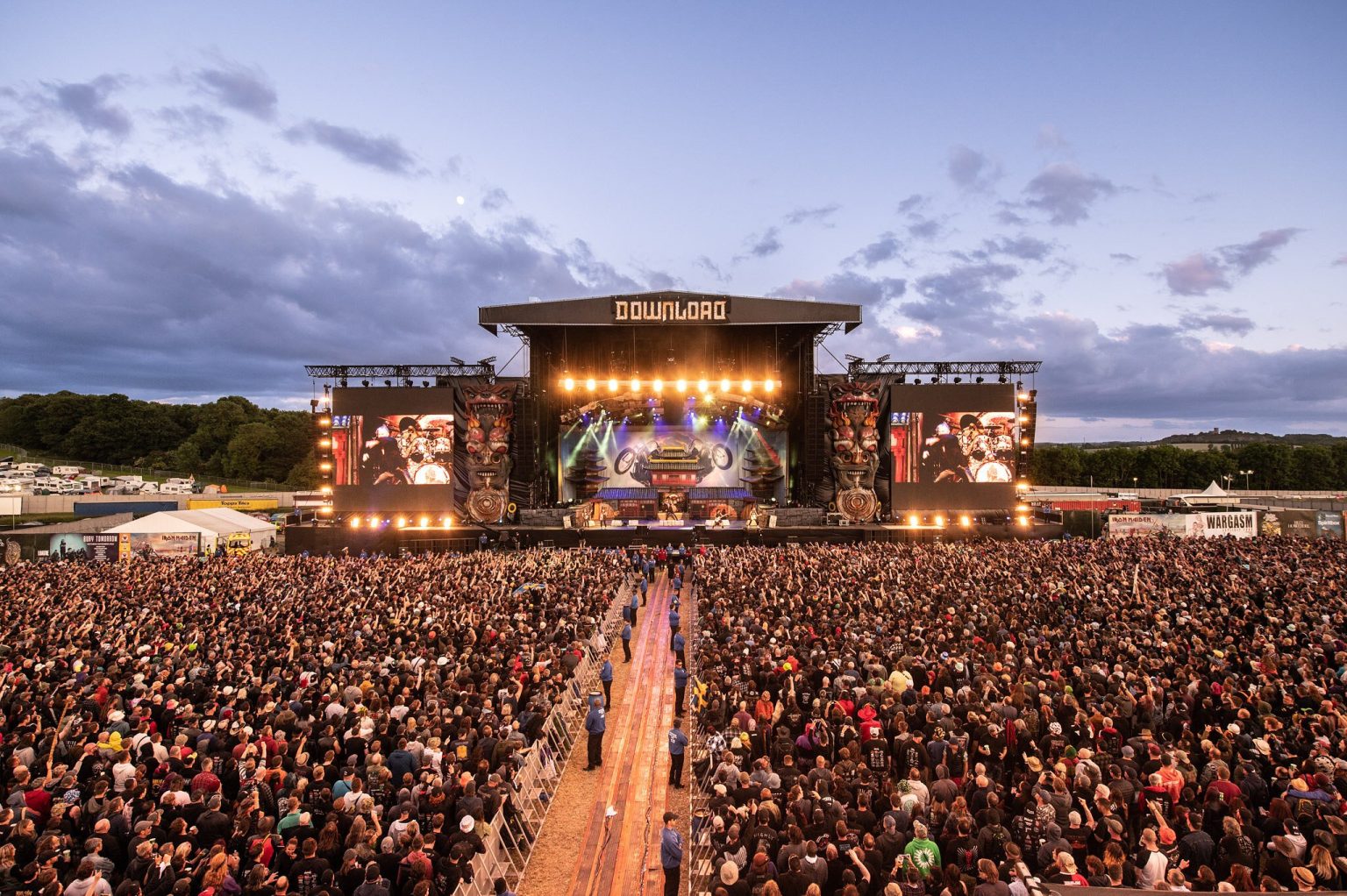 Apologies Issued by Download Festival Organizer for Extensive Travel Delays