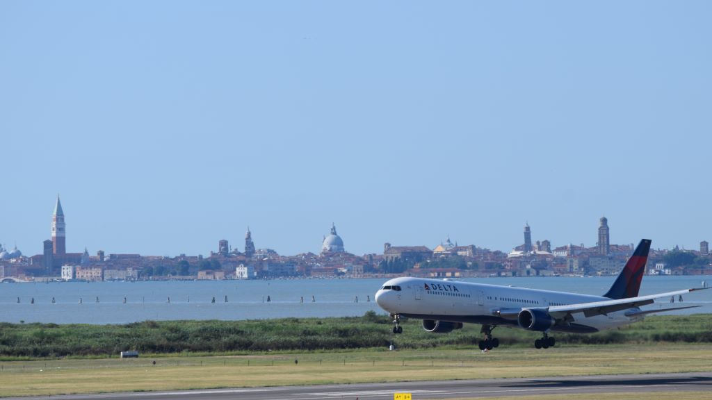 Delta Resumes Daily Flights Between New York and Venice, Expands Atlanta Service