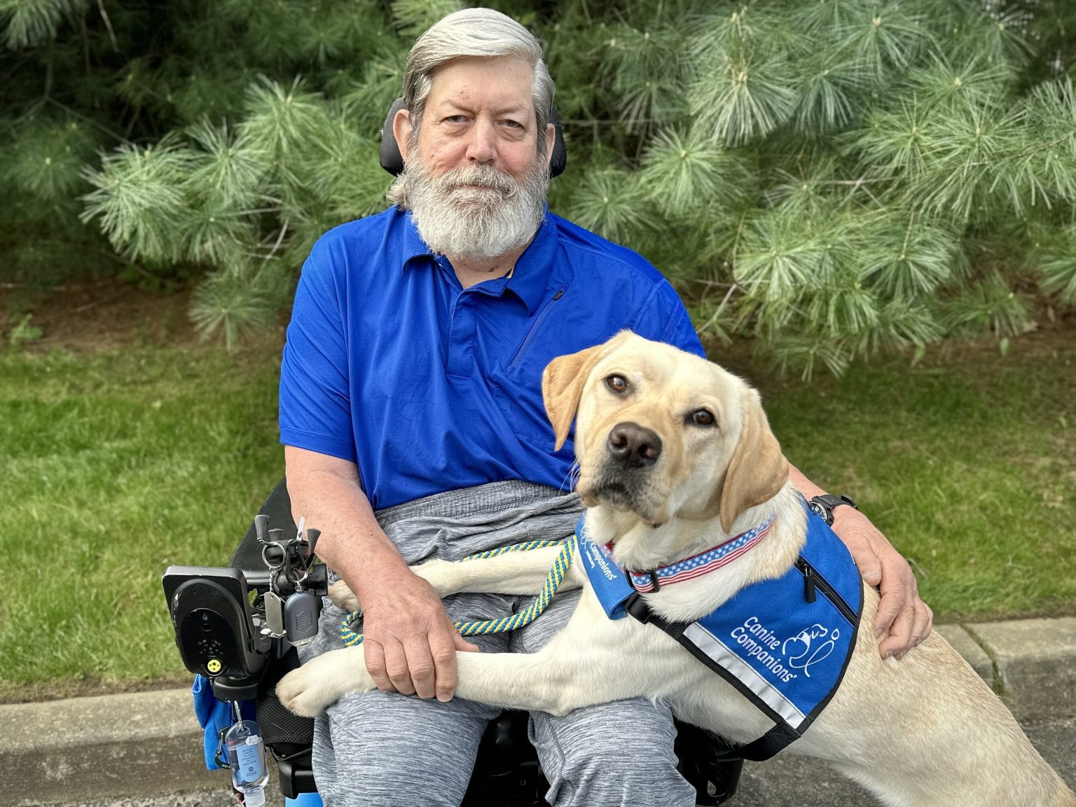 Red Roof & Canine Companions: Savings for Travelers & Life Transformation