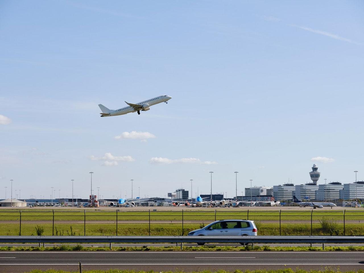 Schiphol Airport Witnesses Significant Passenger and Flight Increases in January 2024