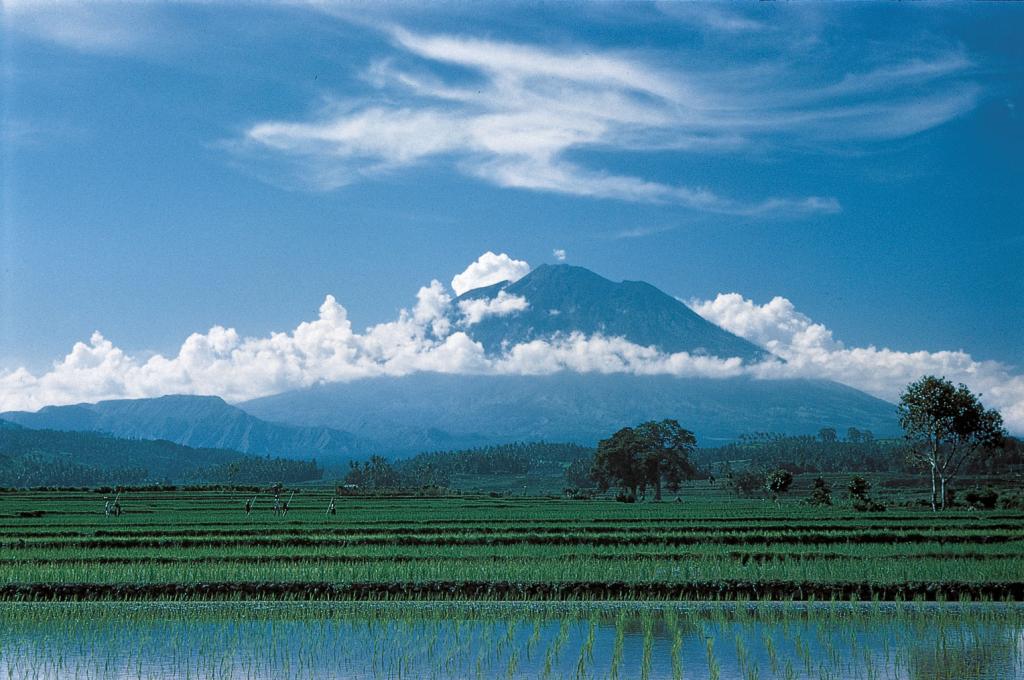 Travel alert for Bali, as Mount Agung volcano is to erupt