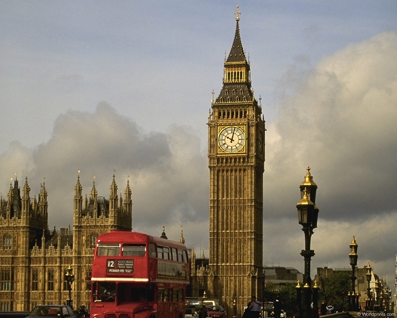 UK tourism revived by visitors