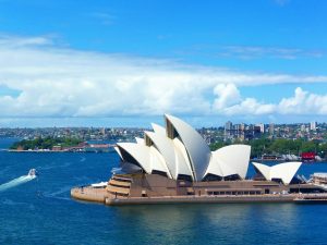 Qantas and Tourism Australia, three year agreement