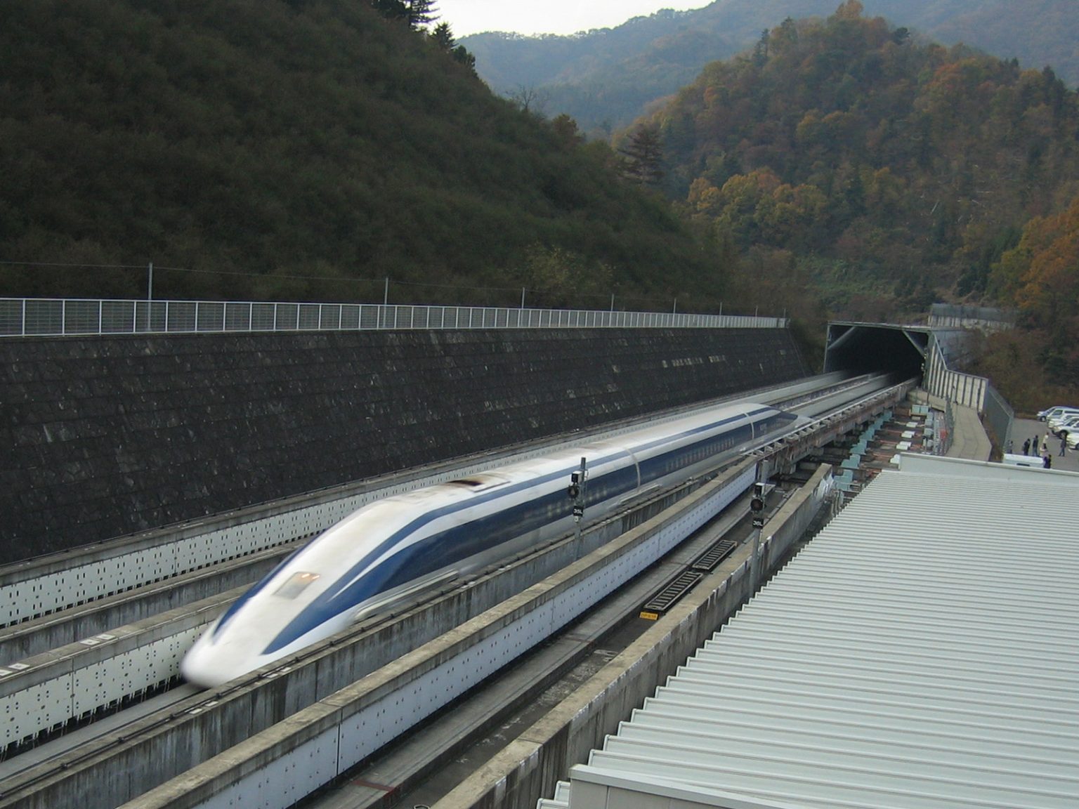 Japanese train reaches a new record: 600 km/h