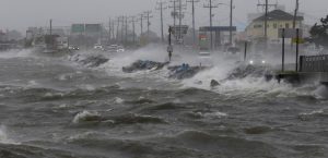 Matthew hurricane made its first victims