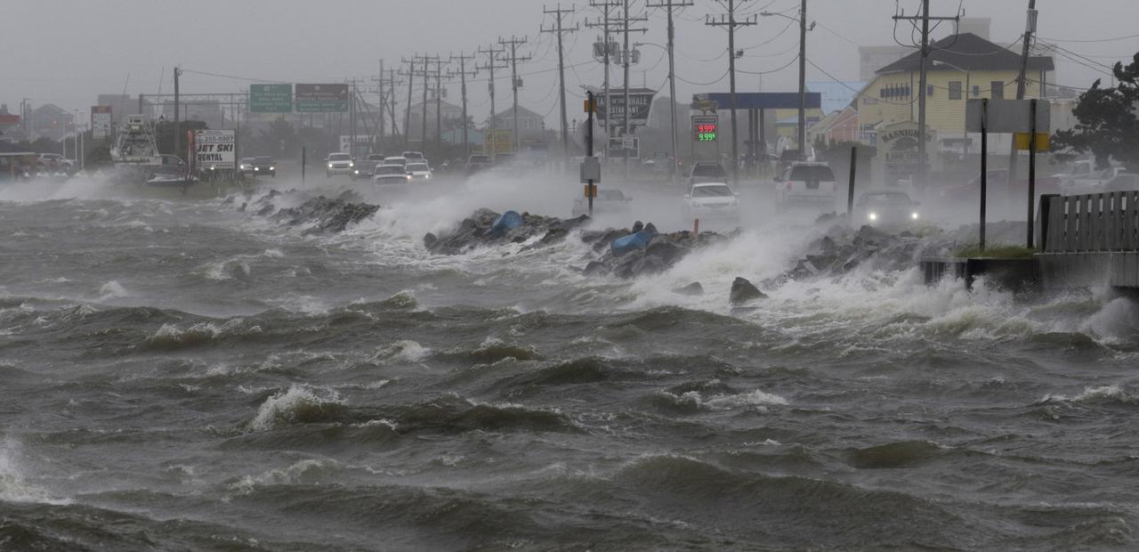 Matthew hurricane made its first victims