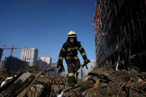 Mariupol refuses to surrender to Russian invasion