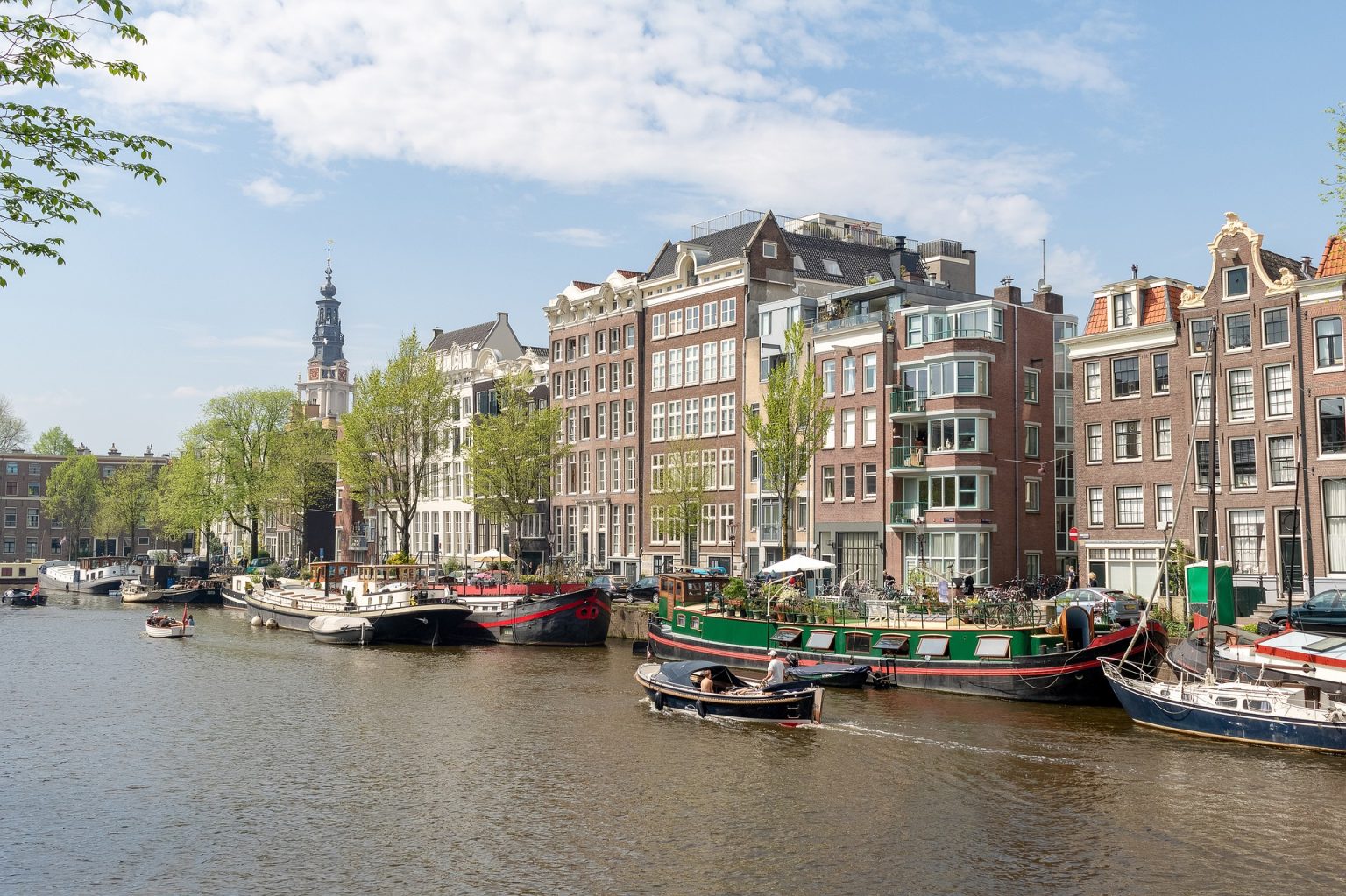 Planning to visit Amsterdam? Here’s a useful guide to read
