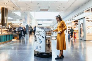 Munich Airport Introduces Snackbot JEEVES for Passengers