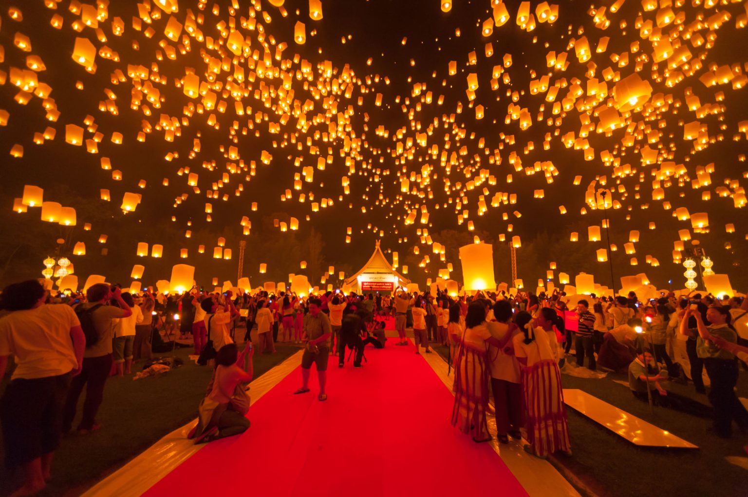 Thailand Lantern Festival held despite mourning period