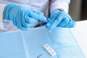 Companies put pressure on the White House to end Covid-19 testing