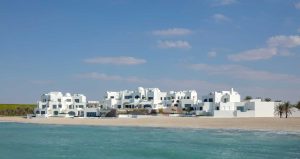 Anantara Santorini Abu Dhabi Retreat Opens: A New Benchmark in Luxury Coastal Getaways