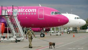 Ukraine aims not to close airspace despite conflict