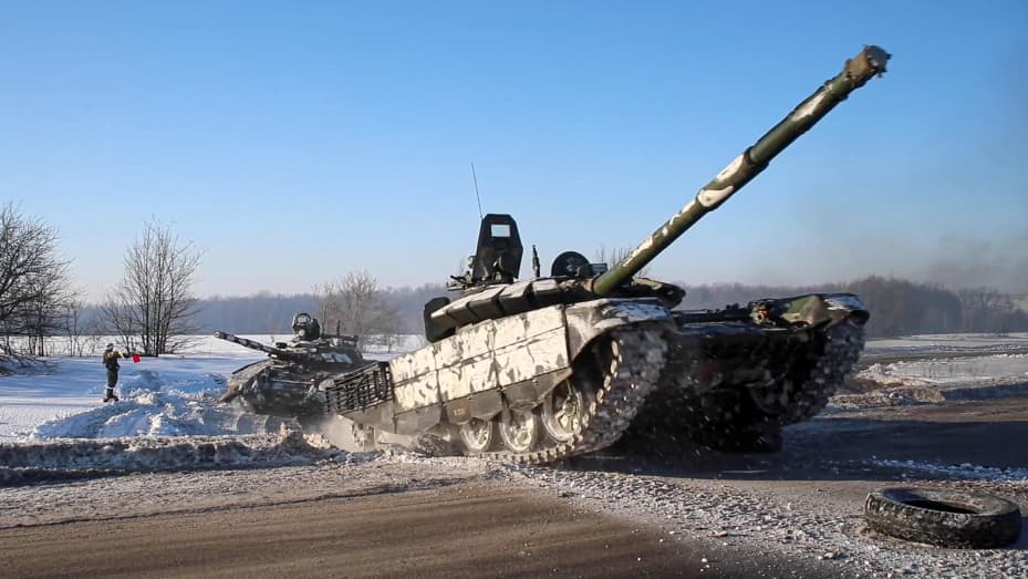 Russia partially withdraws troops at Ukrainian borders