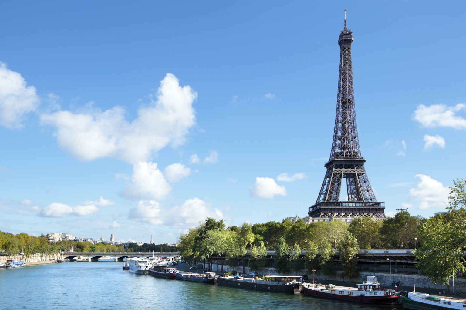 France Prohibits Short-Distance Flying Under Certain Conditions