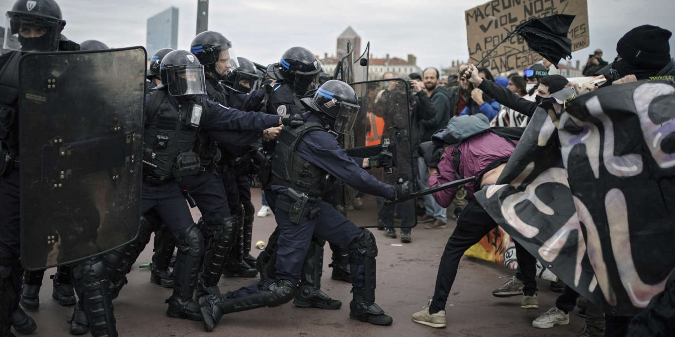 French Police Uses Excessive Force During Anti-Government Demonstrations