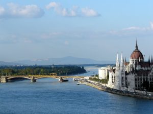 Uber Company Won’t Leave Hungary