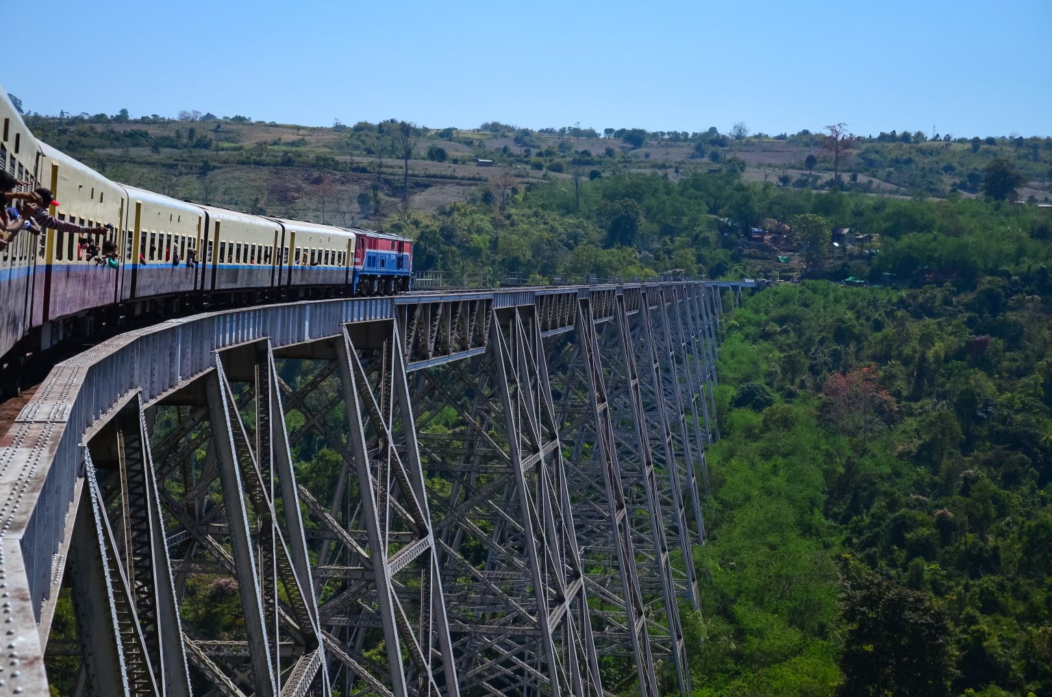 India Builds World’s Highest Railway Bridge in Kashmir