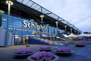 Amsterdam Airport Enables Pre-Booking Time Slots for Non-Schengen Flight Security Checks