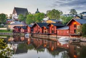 Finland Starts Building a Pilot Fence at the Border with Russia