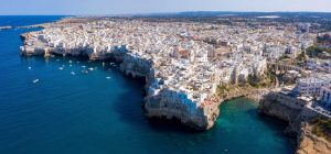 Italy reopens to travel, Super Green Pass currently required