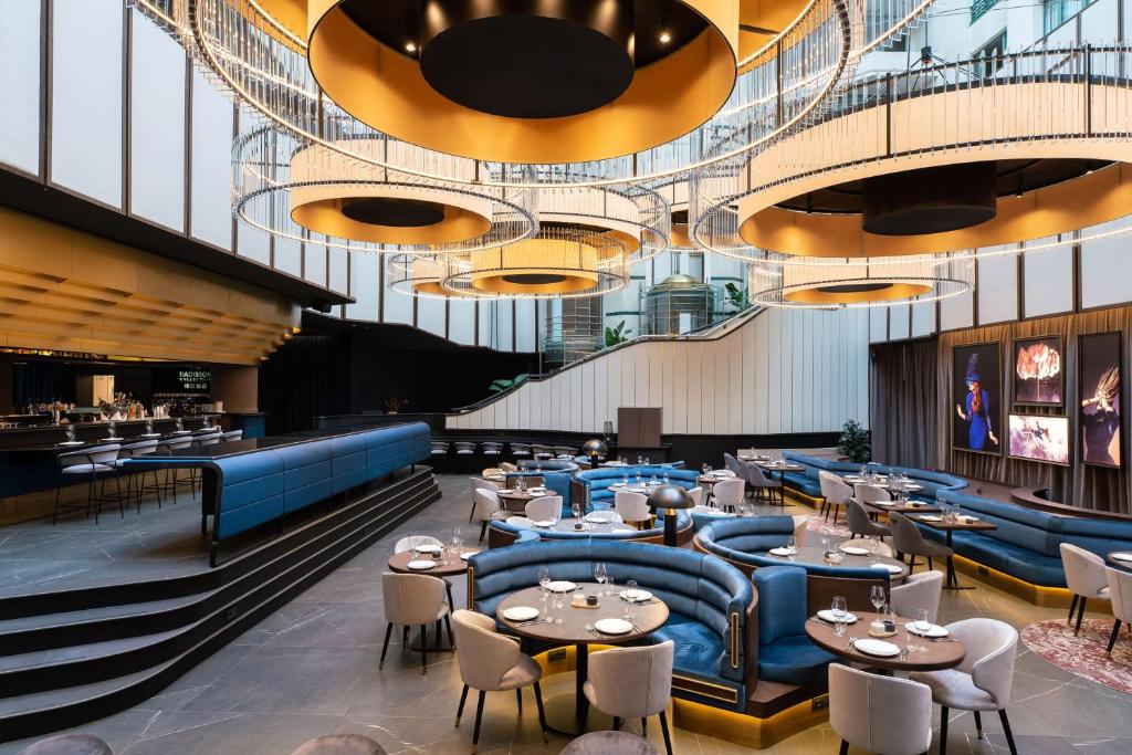 Radisson Collection Hotel Marks “Year of Radiance” at Bright Brussels Fest