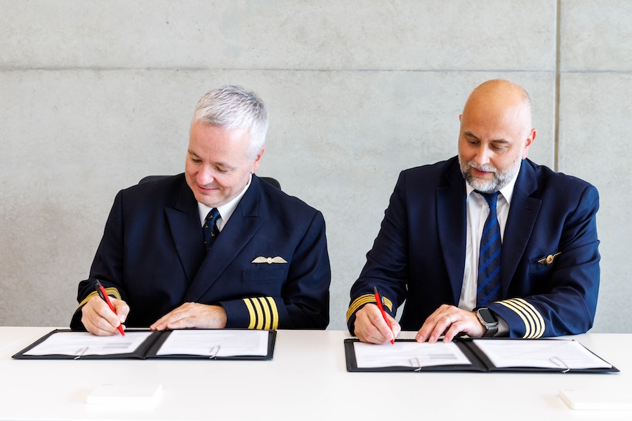 Cargolux Adopts Electronic Flight Folder with Cathay Technologies