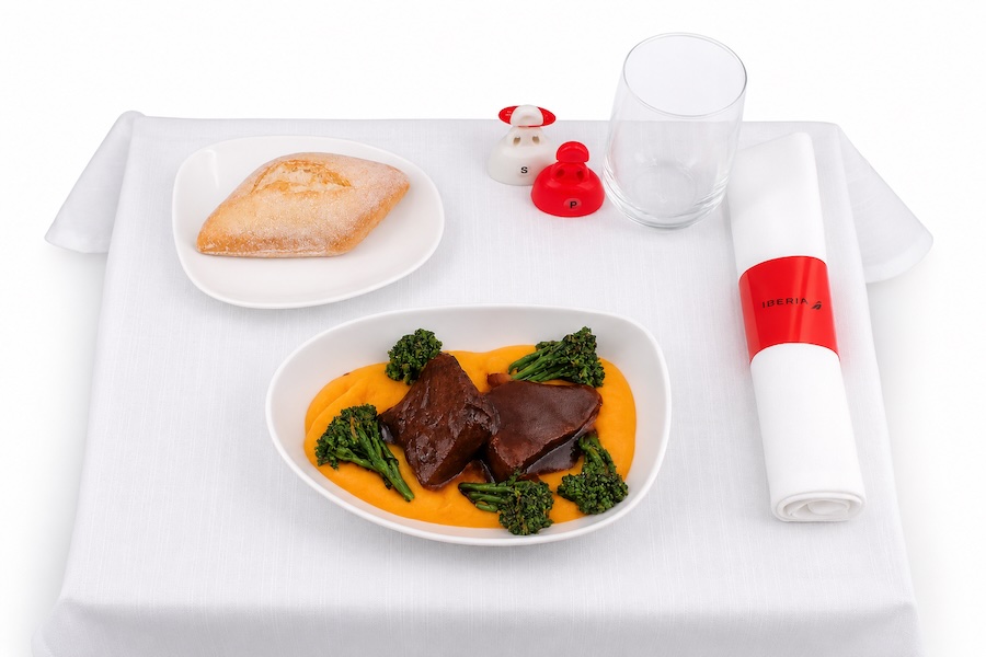 Iberia Brings Back Fan-Favourite Dishes on Long-Haul Menus 1 Iberia Brings Back Fan-Favourite Dishes on Long-Haul Menus - Iberia Unveils New Long Haul Menus Featuring Customers Favourite Dishes