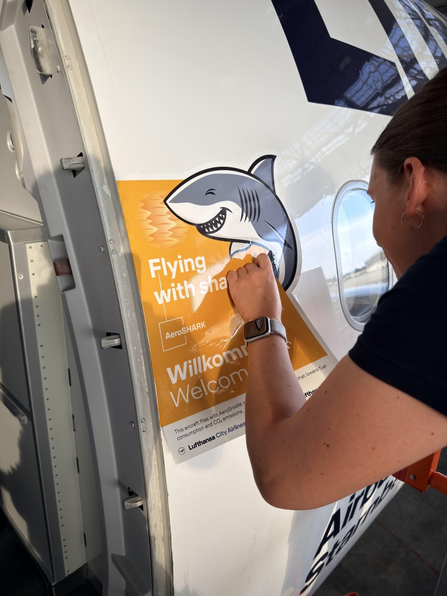 Lufthansa Group Tests Next-Generation AeroSHARK Technology on Airbus A319 - Lufthansa Technik will test approximately 70 transparent film patches