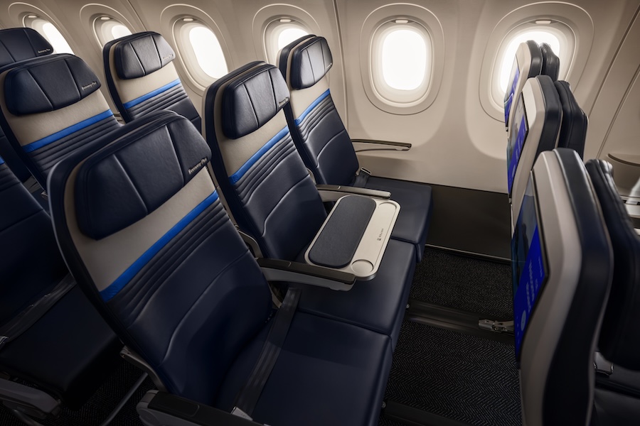 United Adds Open Middle Seat Rows with Shared Tables in Economy Plus on A321XLR