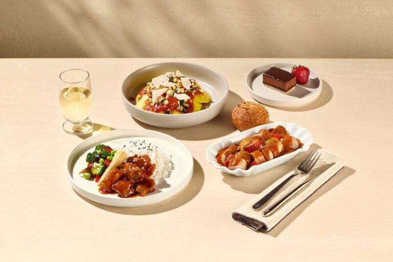 Lufthansa adds hot meals to Economy Class Onboard Delights menu
